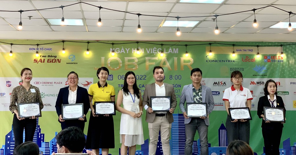 OnlineCRM tham gia Saigontech Job Fair 2022